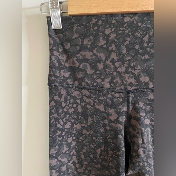 Lululemon set - Black and Brown Leggings & Sports Bra - Picture 8 of 15